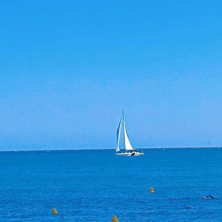 Apartamentos Playa Badalona Exteriör bild