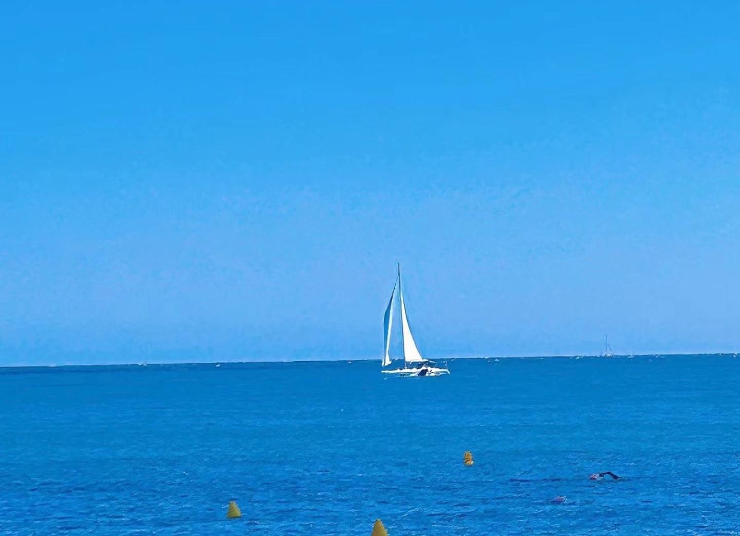 Apartamentos Playa Badalona Exteriör bild